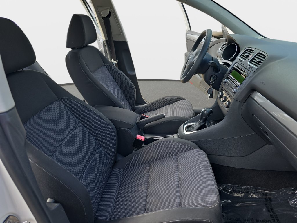 Used 2013 Volkswagen Golf 4-Door FWD image 12