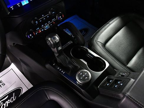 Used 2025 Ford Bronco Badlands image 22