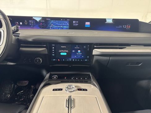 New 2025 Lincoln Navigator L Reserve w/ Jet Appearance Package image 35