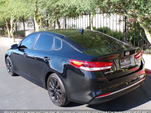 Used 2018 Kia Optima LX w/ 17" Alloy Wheels Package FWD image 7