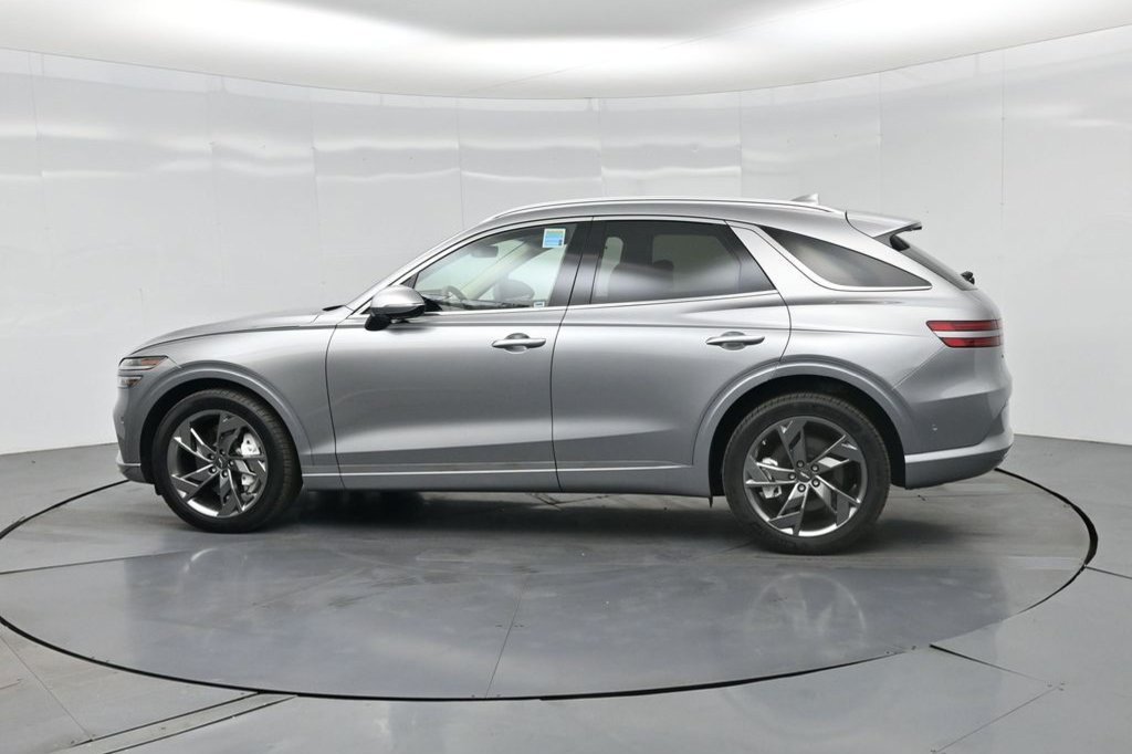 Used 2025 Genesis Electrified GV70 w/ Prestige Package AWD/4WD image 11