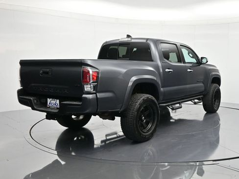 Used 2022 Toyota Tacoma Limited AWD/4WD image 5