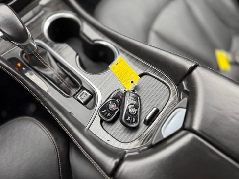 Used 2017 Buick Envision Essence FWD image 18