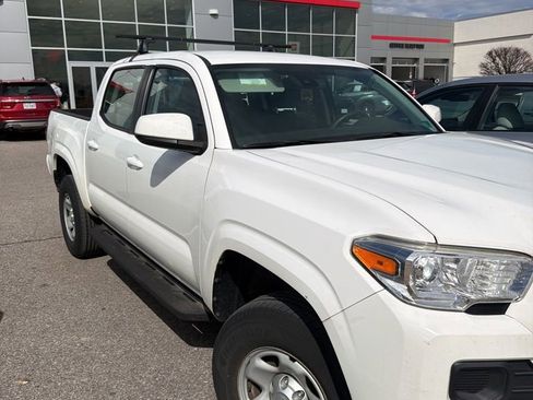 Used 2018 Toyota Tacoma SR w/ SR Convenience Package image 3