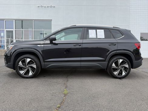 Used 2024 Volkswagen Taos SE AWD/4WD image 8