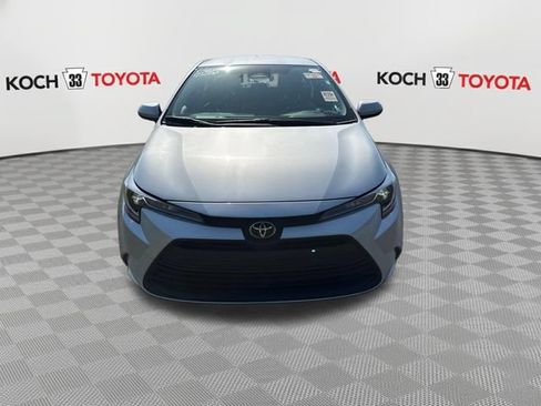 Used 2026 Toyota Corolla LE FWD image 2