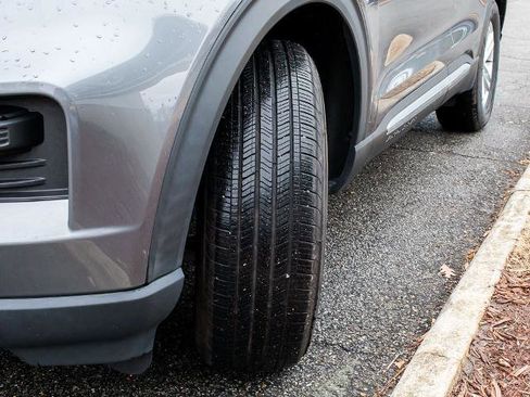 Certified 2021 Ford Explorer XLT image 9