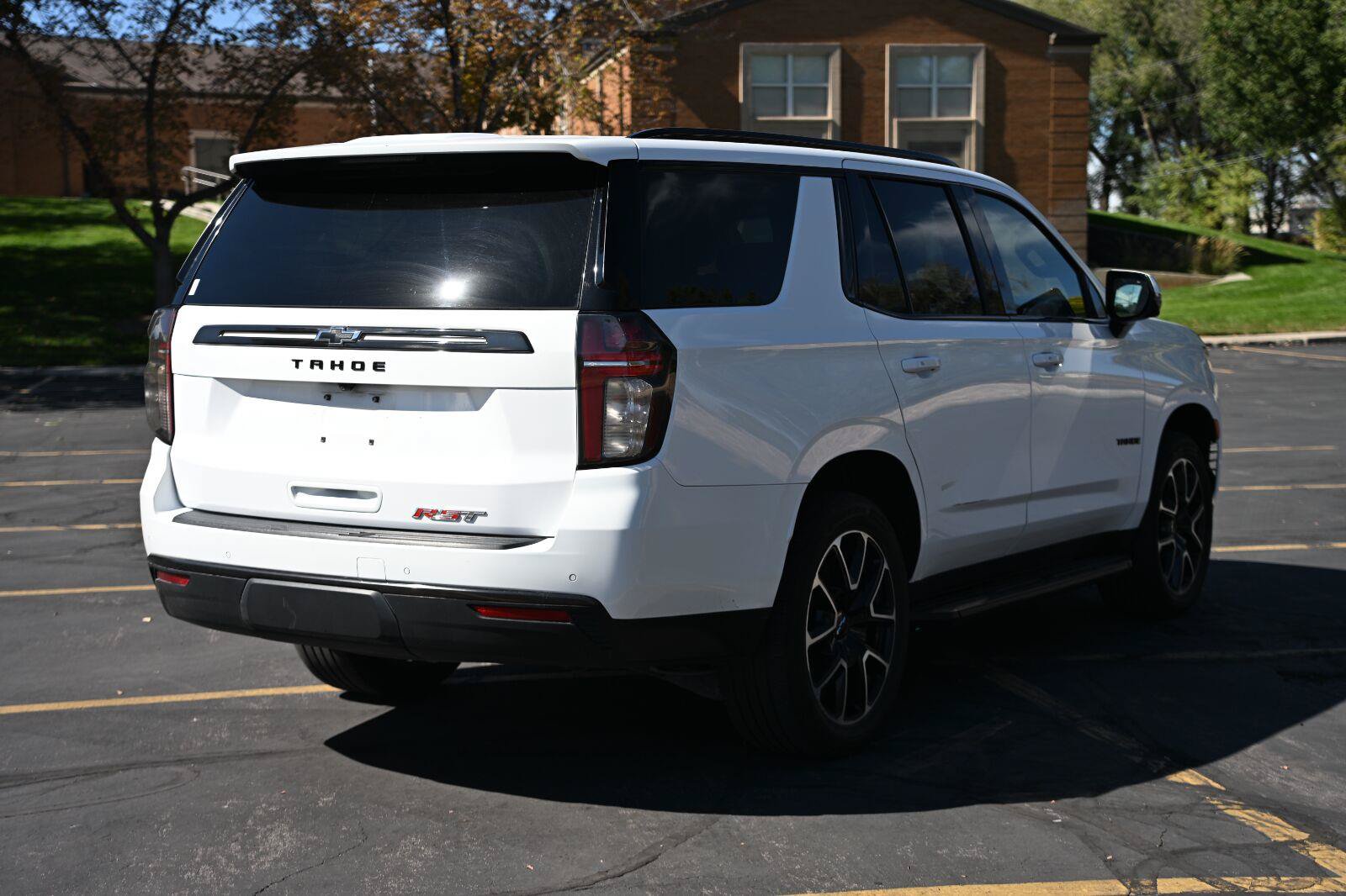 Used 2021 Chevrolet Tahoe RST w/ Luxury Package AWD/4WD image 5