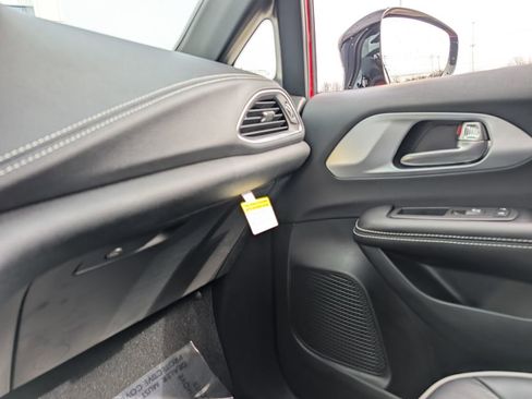 New 2026 Chrysler Pacifica Limited image 33