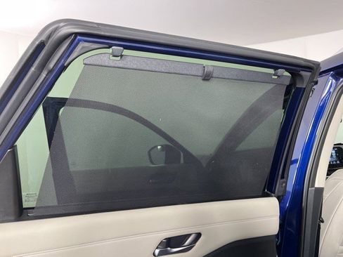 Used 2022 Nissan Pathfinder SL AWD/4WD image 36