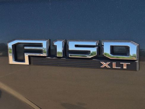 Used 2018 Ford F150 XLT w/ Equipment Group 302A Luxury AWD/4WD image 8