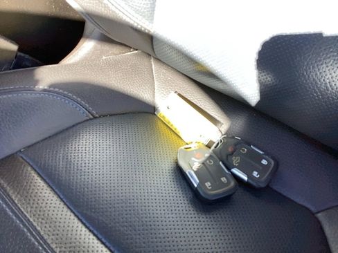 Used 2023 GMC Sierra 3500 Denali w/ Denali Ultimate Package image 32