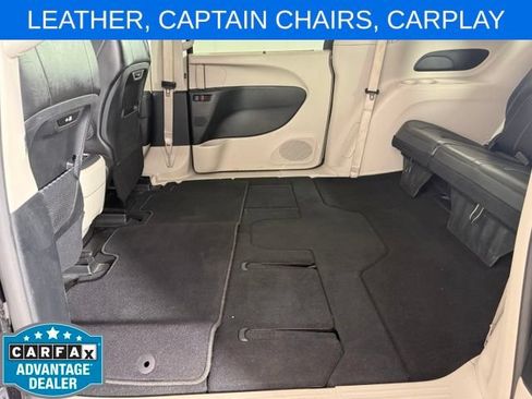 Used 2024 Chrysler Pacifica Touring-L FWD image 36