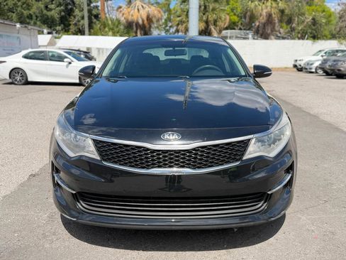 Used 2017 Kia Optima LX FWD image 2