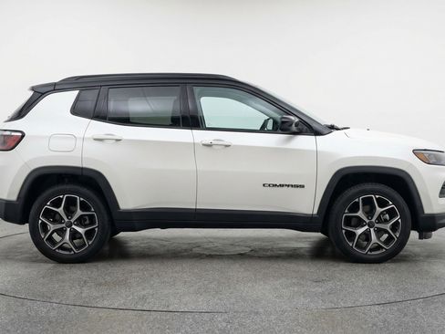 Used 2025 Jeep Compass Limited AWD/4WD image 11