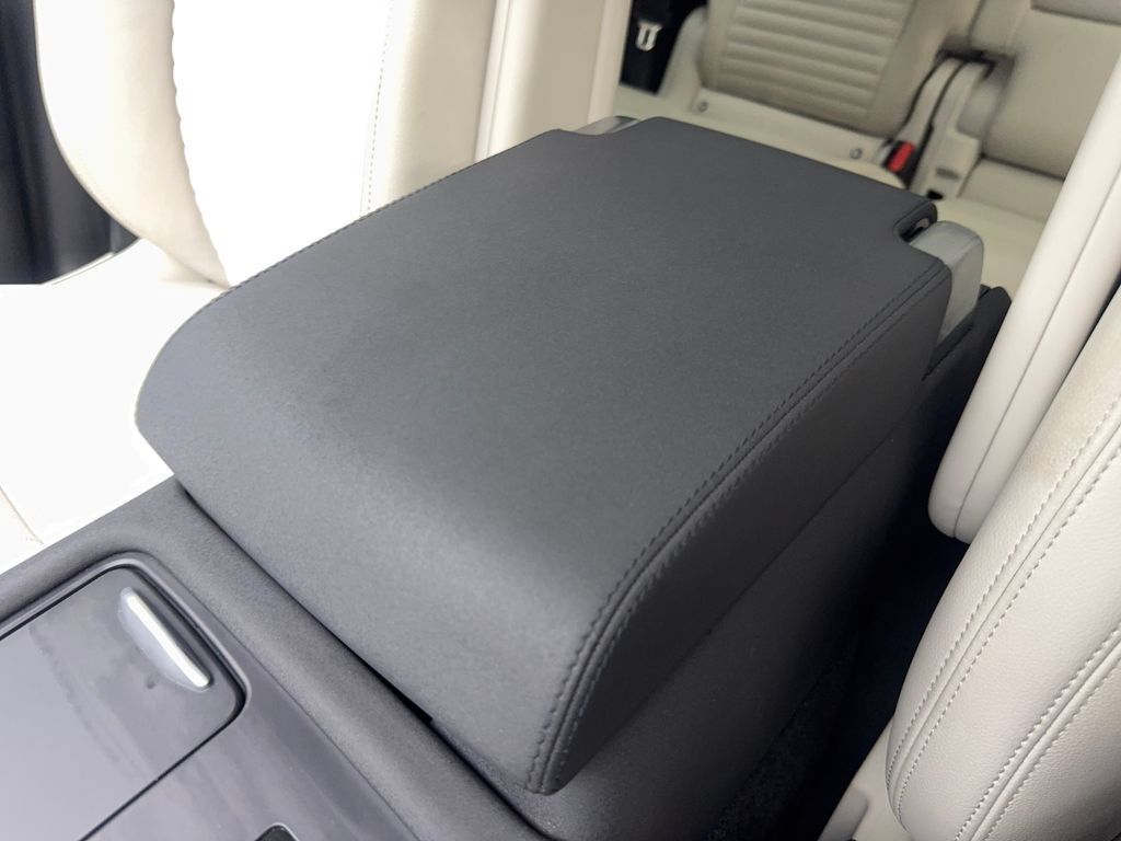 Used 2025 Land Rover Discovery S AWD/4WD image 74