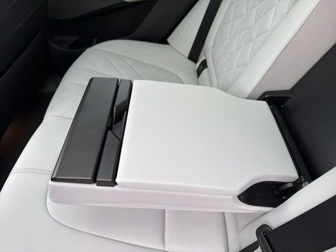 Used 2026 BMW X5 xDrive50e w/ Executive Package image 15