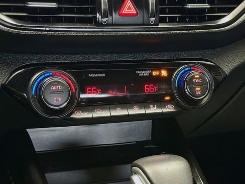 Used 2022 Kia Forte GT-Line w/ GT-Line Premium Package image 10