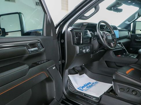 Used 2024 GMC Sierra 2500 AT4 w/ AT4 Premium Plus Package AWD/4WD image 4