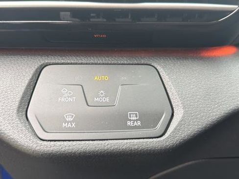 Used 2021 Volkswagen ID.4 Pro S image 10