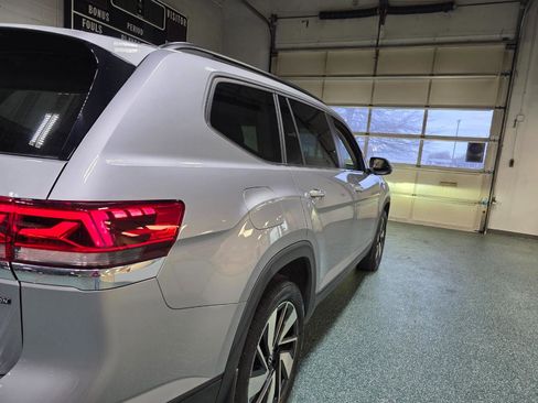 Used 2024 Volkswagen Atlas SE image 7