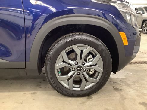 Certified 2025 Kia Seltos LX AWD/4WD image 10
