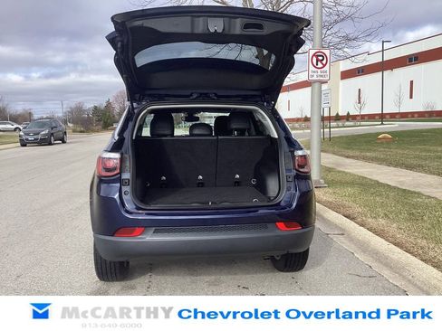 Used 2019 Jeep Compass Latitude w/ Popular Equipment Group FWD image 5