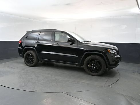 Used 2019 Jeep Grand Cherokee Laredo AWD/4WD image 7