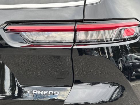 Used 2023 Jeep Grand Cherokee L Laredo image 26