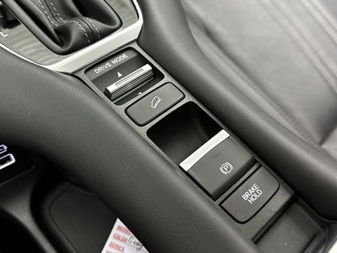 Used 2023 Honda HR-V EX-L image 17