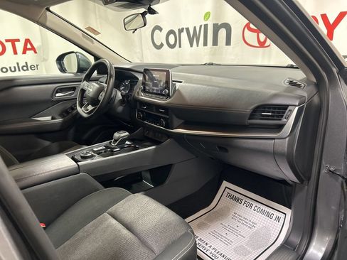 Used 2025 Nissan Rogue SV AWD/4WD image 10