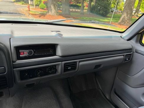 Used 1996 Ford Bronco XLT image 13