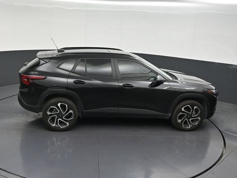 Used 2025 Chevrolet Trax RS w/ Sunroof Package FWD image 21
