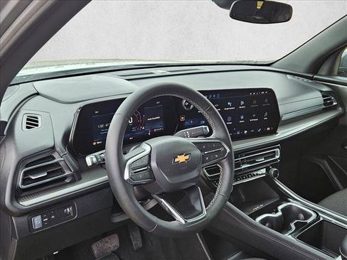 New 2026 Chevrolet Traverse LT w/ Sun and Wheel Package image 3