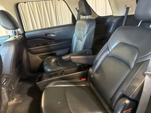 Used 2022 Nissan Pathfinder SL w/ SL Premium Package FWD image 17