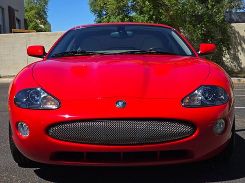 Used 2005 Jaguar XK8 Coupe image 4