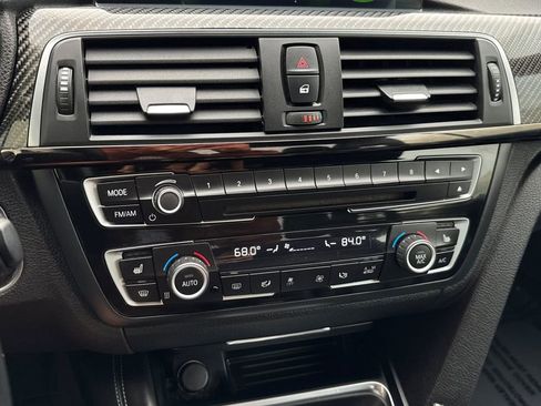 Used 2016 BMW M4 Convertible image 22