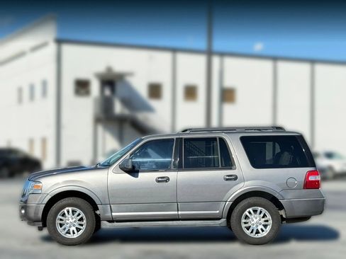 Used 2013 Ford Expedition XLT image 8