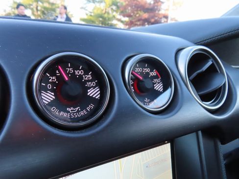 Used 2016 Ford Mustang Shelby GT350 w/ Technology Package image 23