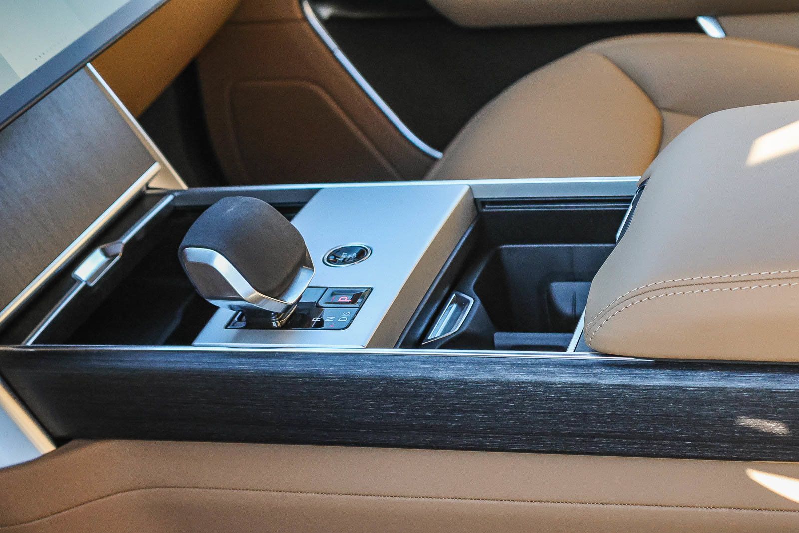 New 2026 Land Rover Range Rover SE AWD/4WD image 27