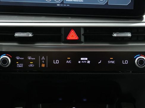 Used 2024 Kia Sorento S AWD/4WD image 19