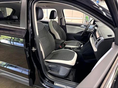 New 2026 Volkswagen Taos SE AWD/4WD image 11