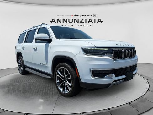 Used 2022 Jeep Wagoneer Series II w/ Premium Group I AWD/4WD image 7