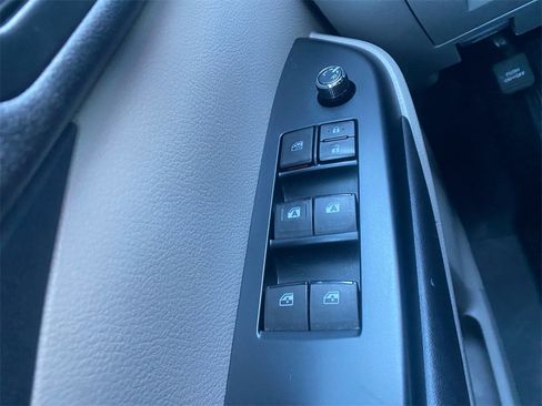 Used 2016 Toyota Highlander XLE image 16