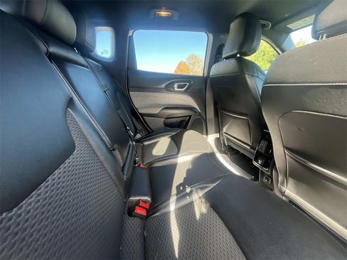 Used 2024 Jeep Compass Latitude image 16