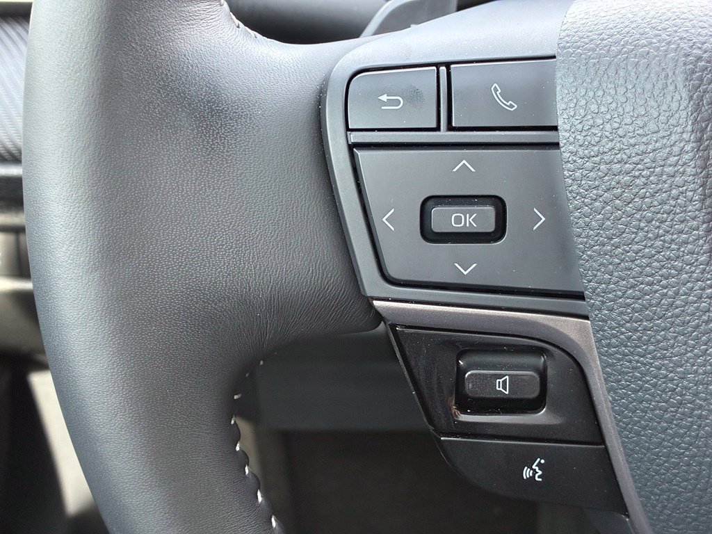 Used 2025 Toyota Camry SE FWD image 21