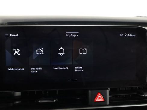 Used 2025 Kia Carnival FWD image 34