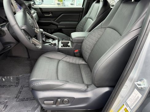 Used 2024 Toyota Tacoma 4x4 Double Cab image 23