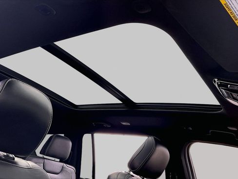 Certified 2023 Jeep Grand Cherokee L Overland image 17