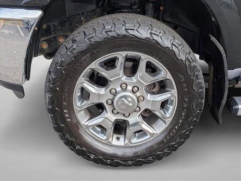 Used 2018 RAM 3500 Limited image 9